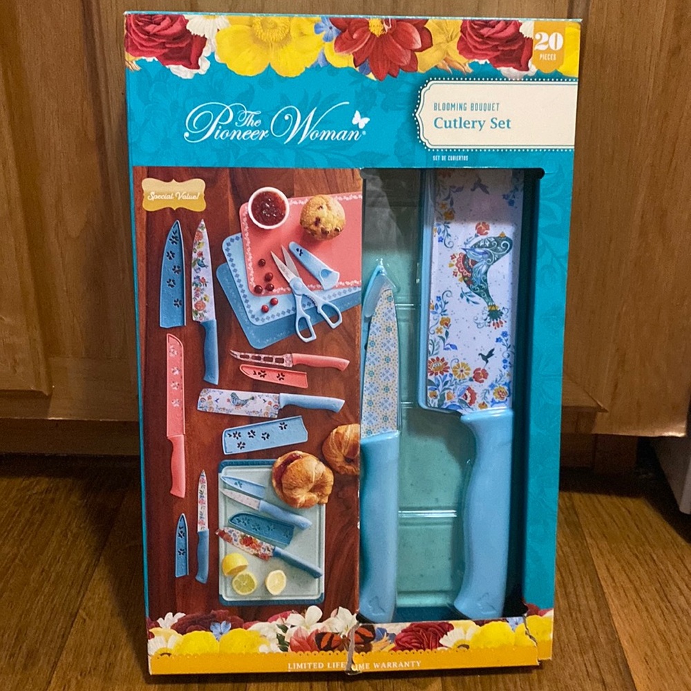 Pioneer Woman Cutlery Set- 20 Pieces